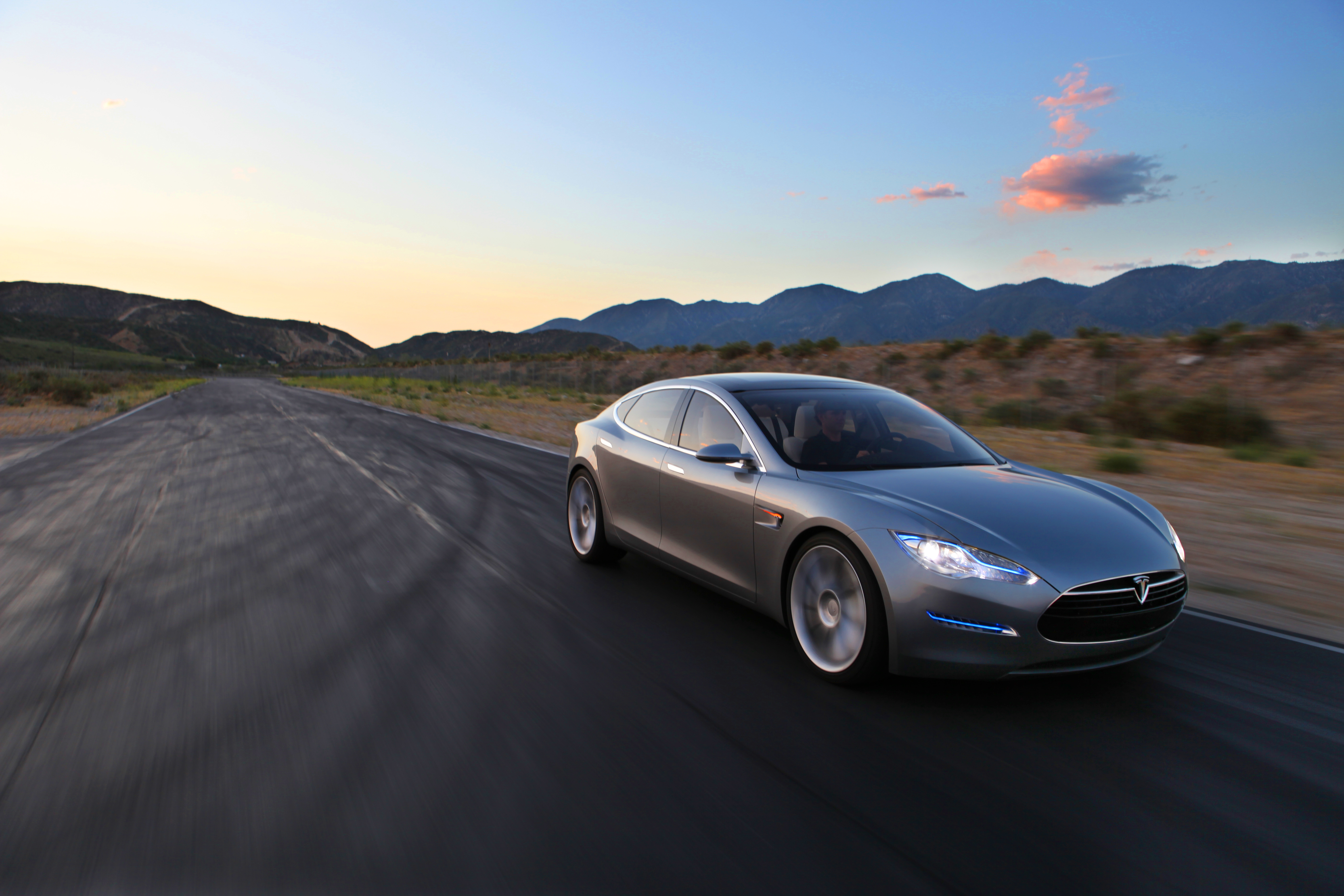 Tesla Model дорога без смс